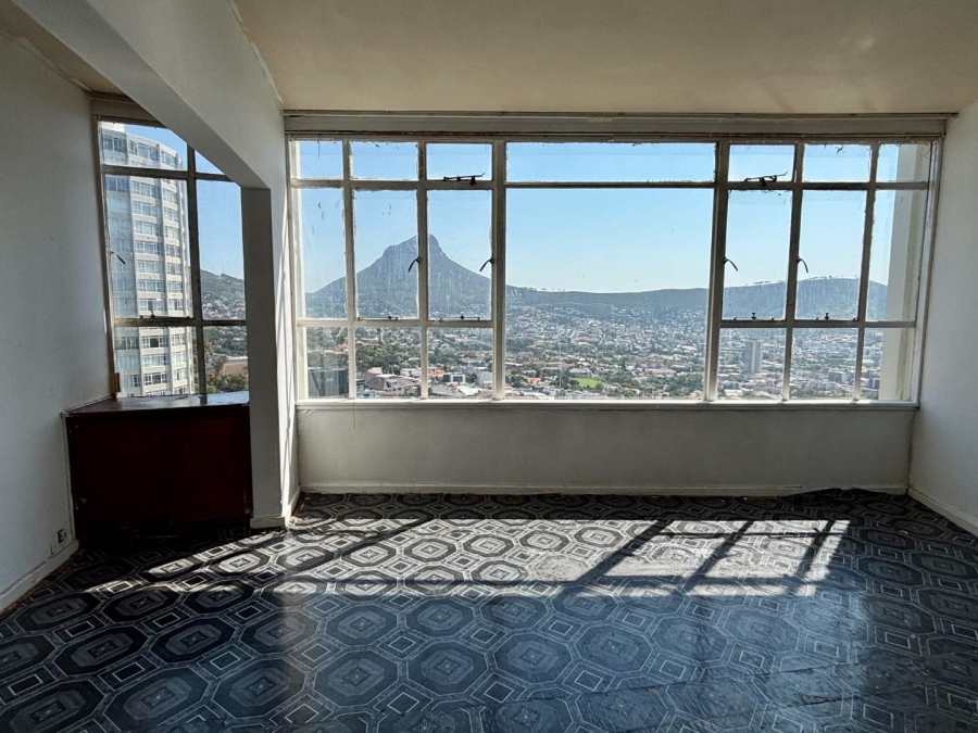 2 Bedroom Property for Sale in Vredehoek Western Cape